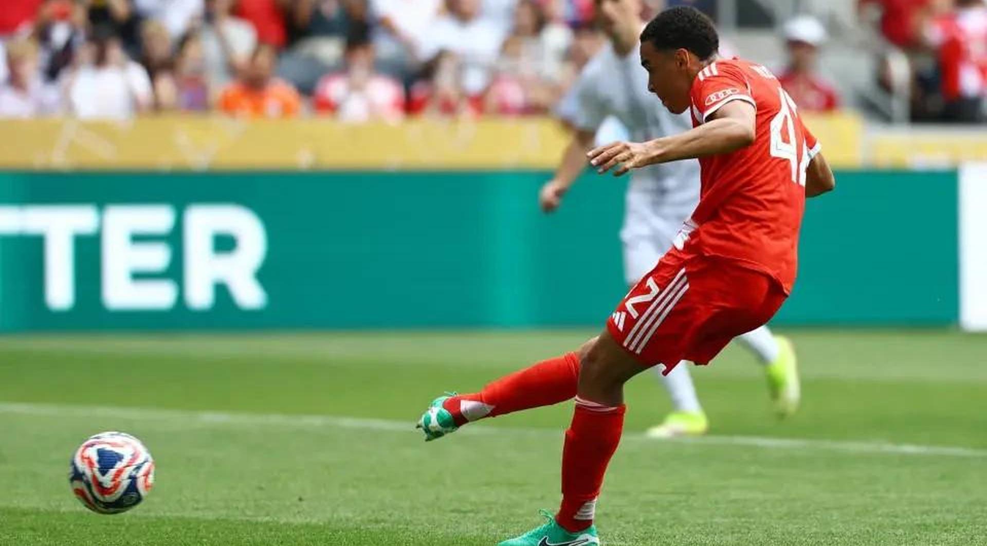 新赛季次轮比赛球迷热议，劲旅展现实力