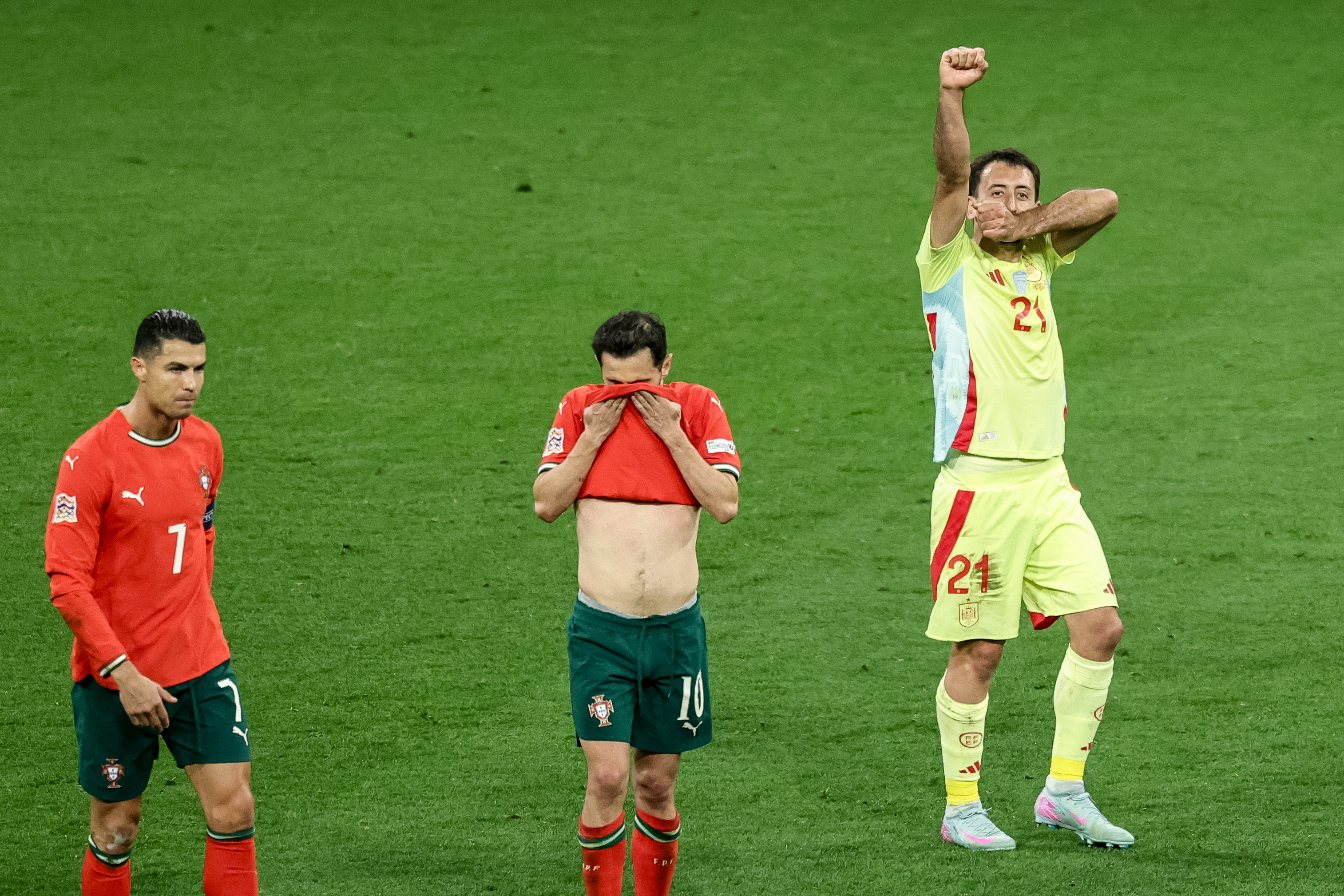 荷兰队手握胜利,成功晋级欧国联半决赛 荷兰队手握胜利,成功晋级欧国联半决赛