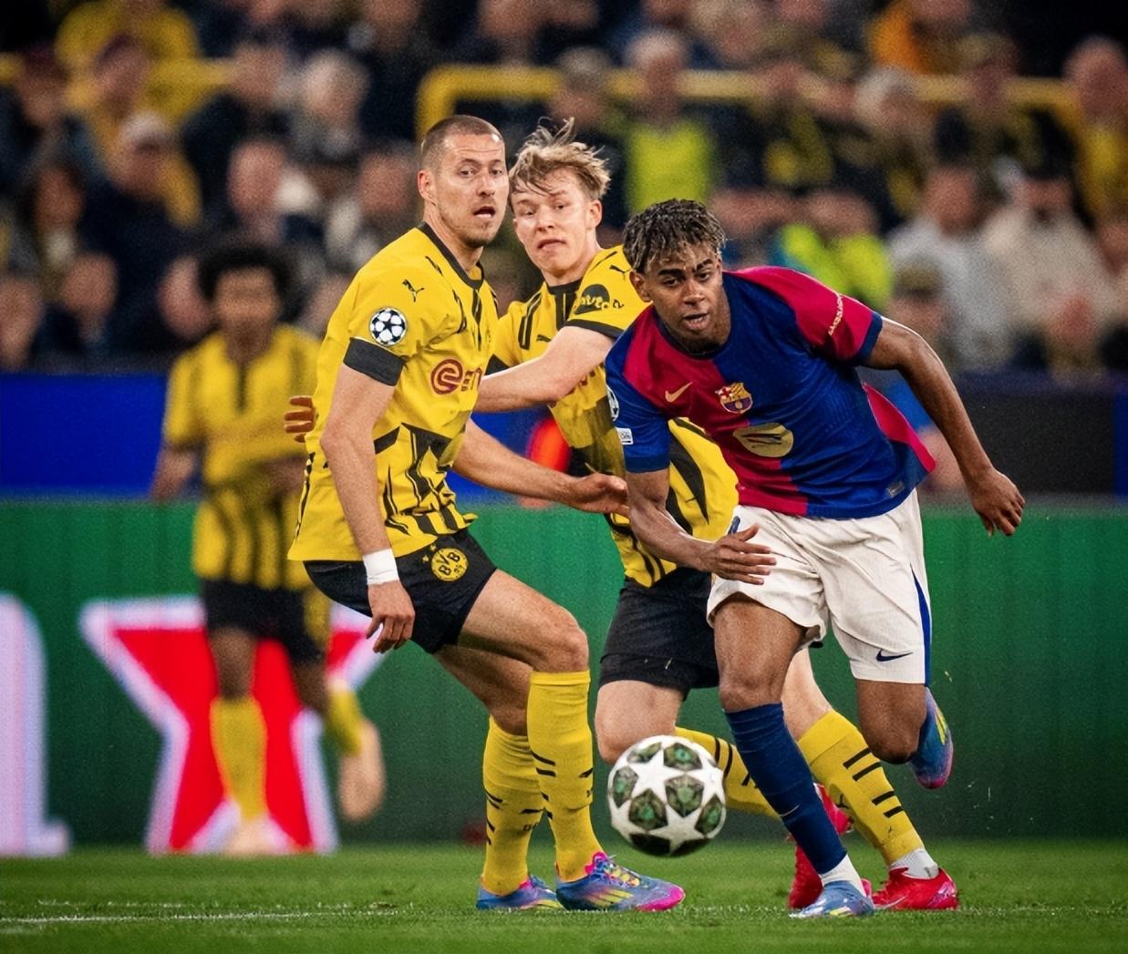 巴萨球员受伤下场，全队气氛紧张