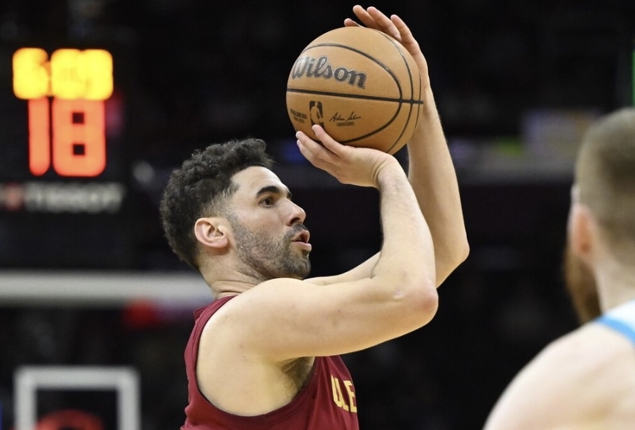 黄蜂取得关键胜利，击败魔术赢得比赛的简单介绍