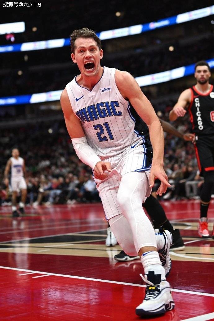 黄蜂取得关键胜利，击败魔术赢得比赛的简单介绍