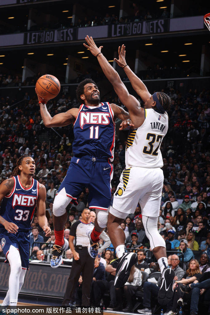 包含篮网B队轻取雄鹿B队，莫里斯三分雨点燃全场的词条