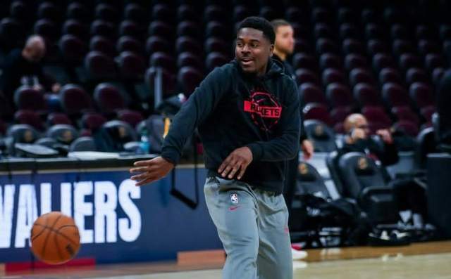 掘金逆转骑士，霍勒迪点燃赛场的简单介绍