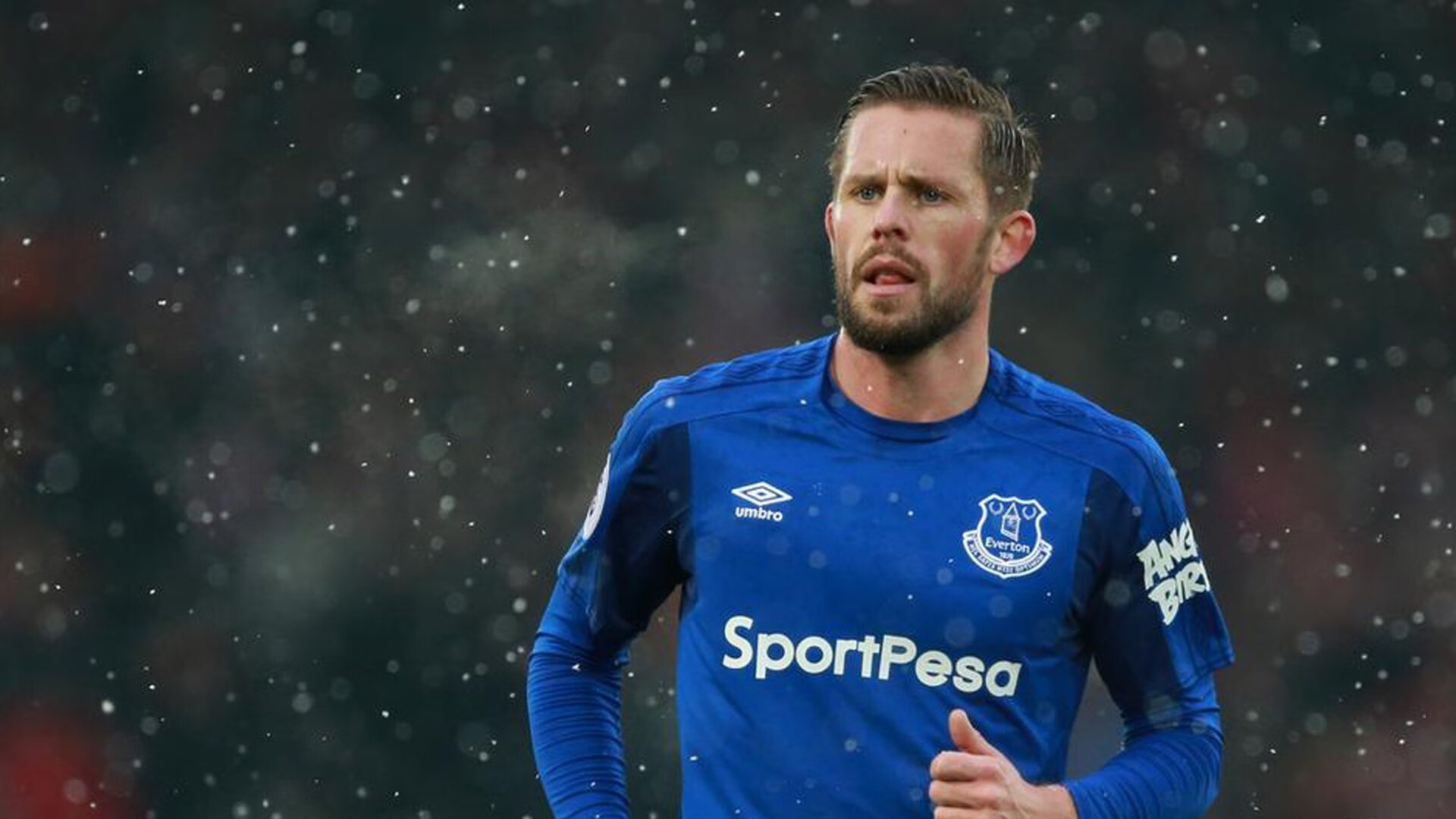 当梅西在世界杯加时起舞,C罗于英超赛场接管争冠—足球的双子星时代从未落幕