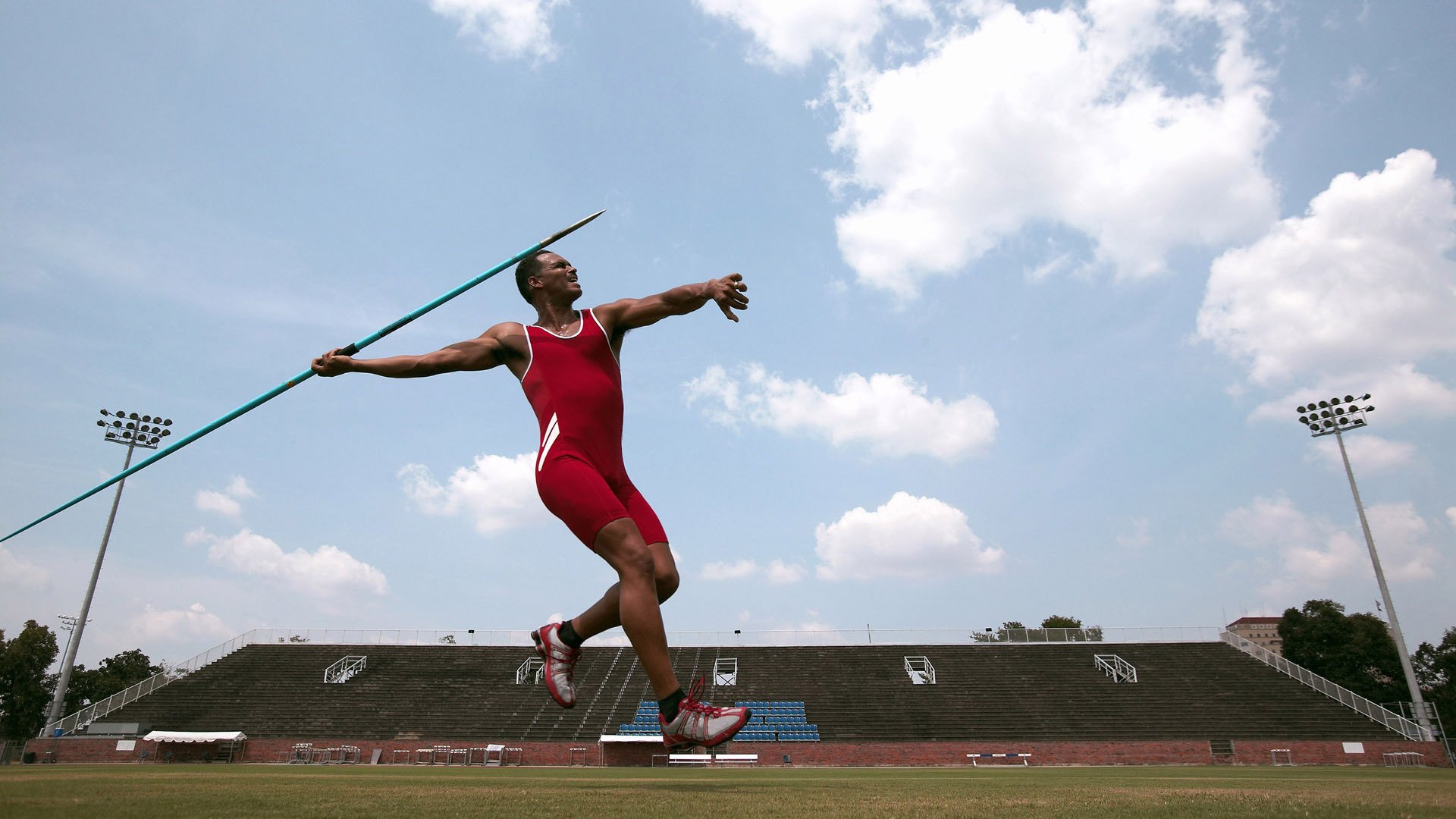 活塞提前终结悬念老鹰,克莱成为关键先生