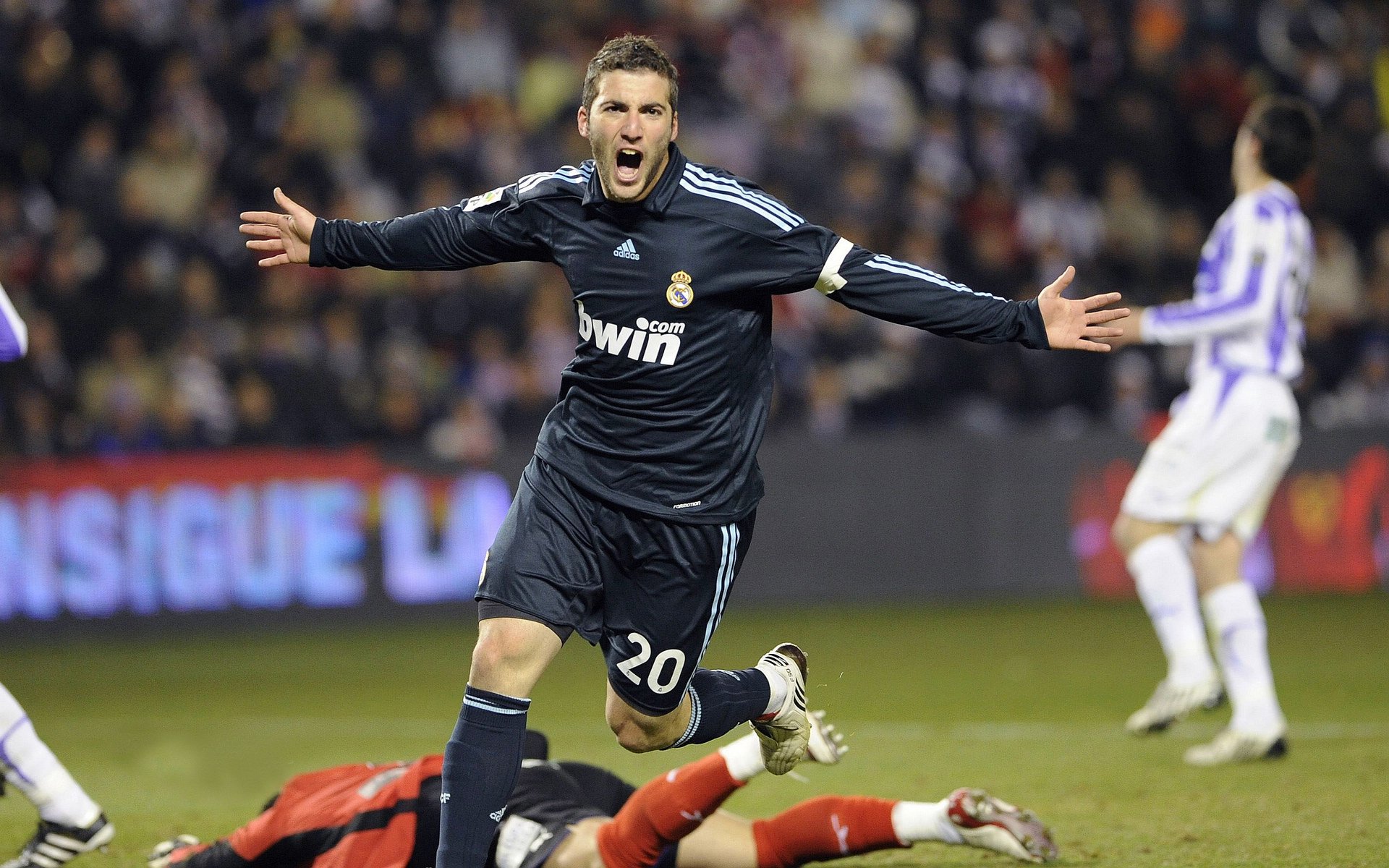 2026世界杯焦点战,枫叶奇迹!加拿大掀翻埃及改写足球版图