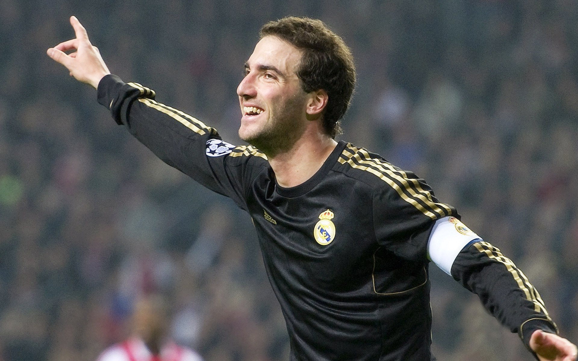 绿茵场上的横扫,羽球场上的统治,当德国铁骑遭遇陈雨菲的绝对领域